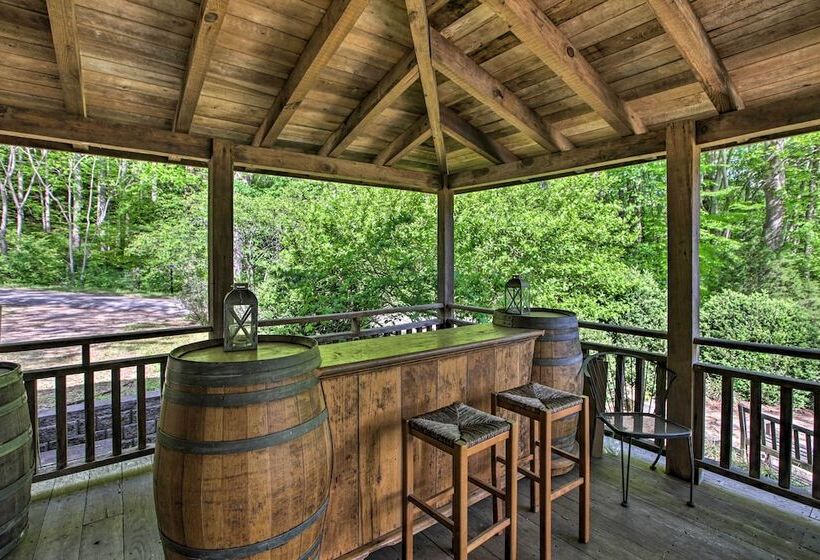 Romantic Log Cabin Escape On Delfosse Winery!