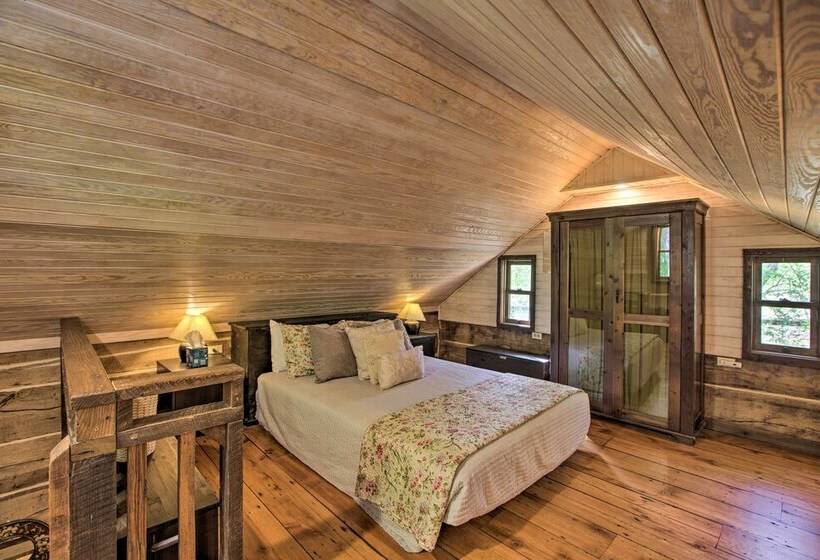 Romantic Log Cabin Escape On Delfosse Winery!