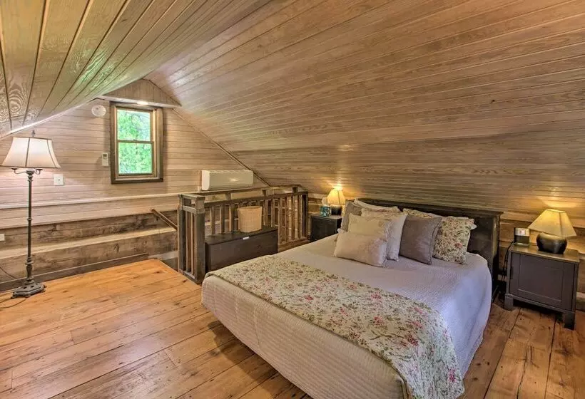 Romantic Log Cabin Escape On Delfosse Winery!