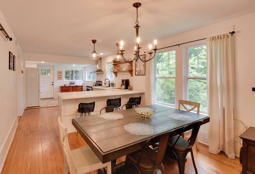 Serene Greenville Cottage: 6 Mi To Paris Mtn!