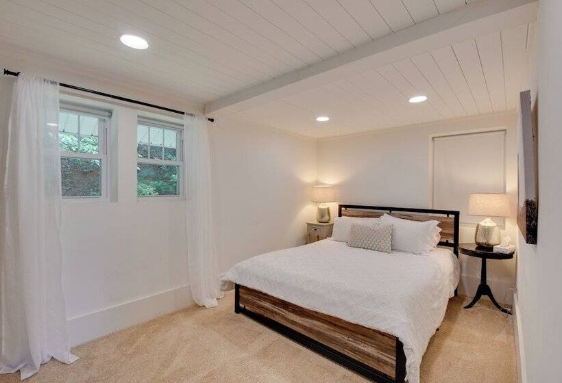 Serene Greenville Cottage: 6 Mi To Paris Mtn!