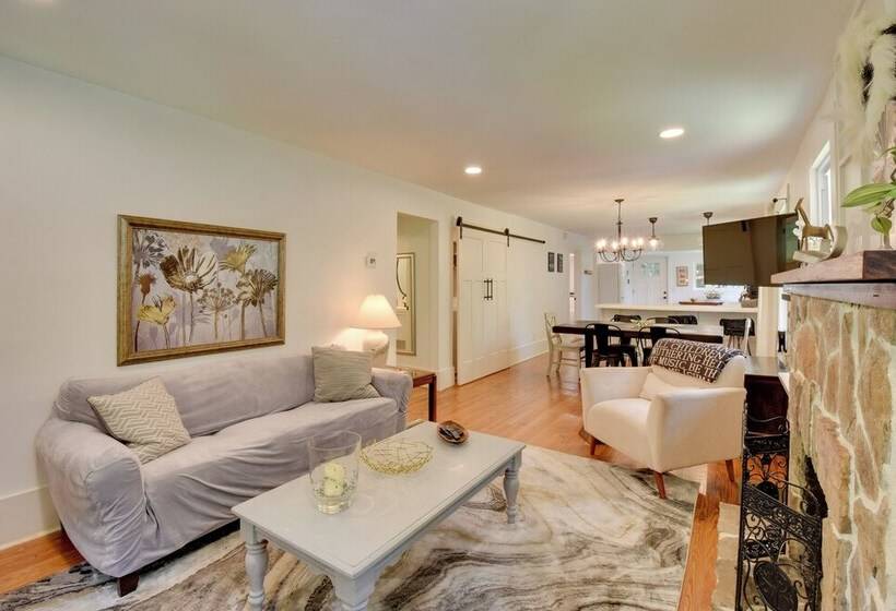 Serene Greenville Cottage: 6 Mi To Paris Mtn!