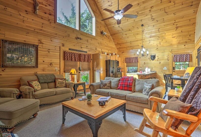 Sevierville Cabin W/ Furnished Deck & Balcony