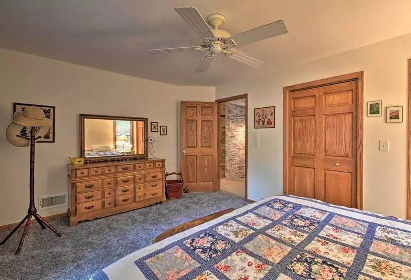 Spacious Lakehouse W/ Deck, Kayaks, & Dock!