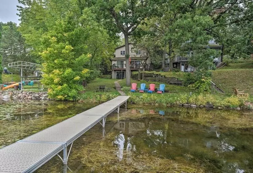 Spacious Lakehouse W/ Deck, Kayaks, & Dock!