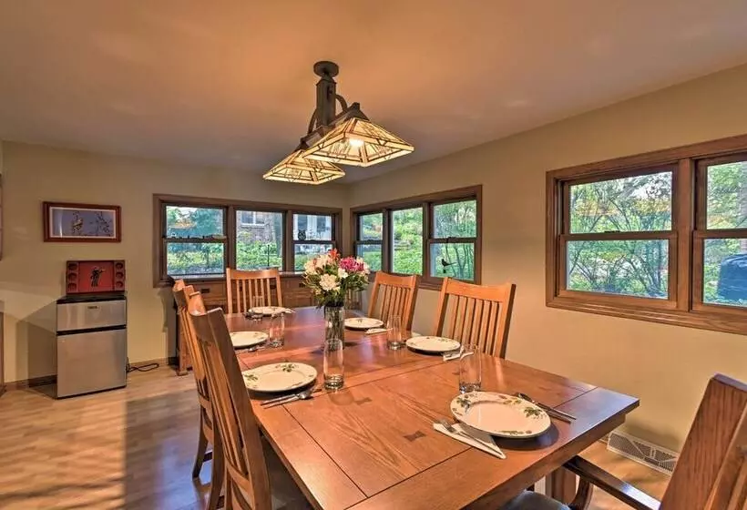 Spacious Lakehouse W/ Deck, Kayaks, & Dock!