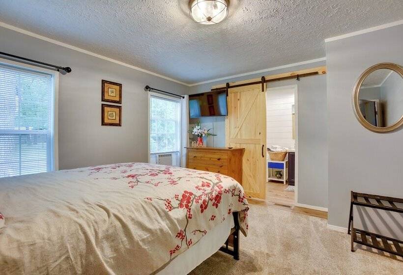 Spacious Wellston Home Near Hiking & Skiing!