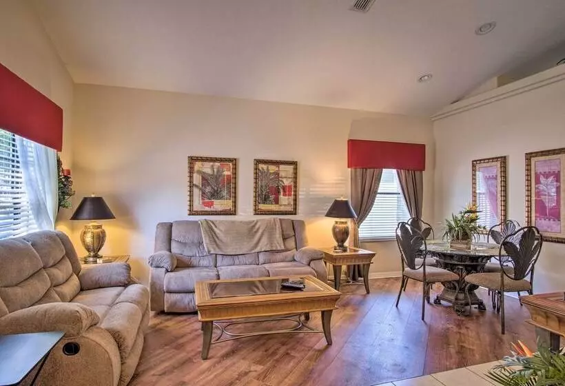 Sunny Villa W/ Lanai: 17 Mi To Disney!