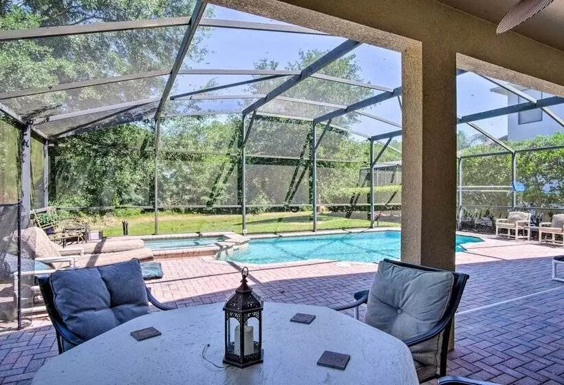 Sunny Villa W/ Lanai: 17 Mi To Disney!