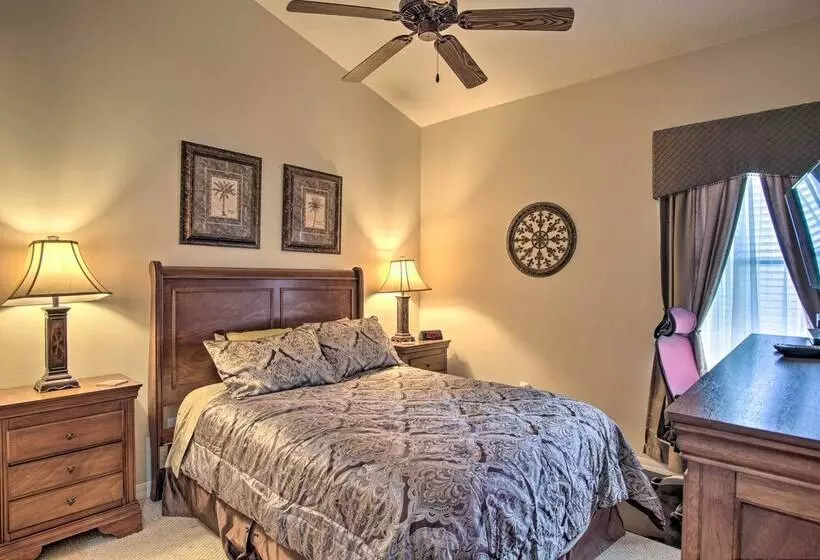 Sunny Villa W/ Lanai: 17 Mi To Disney!