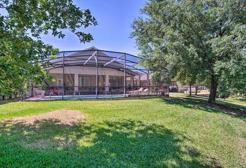 Sunny Villa W/ Lanai: 17 Mi To Disney!