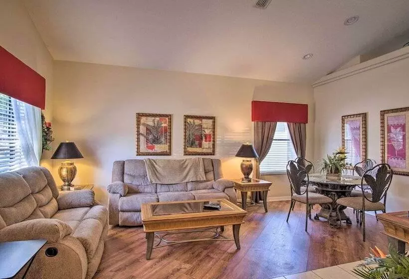 Sunny Villa W/ Lanai: 17 Mi To Disney!