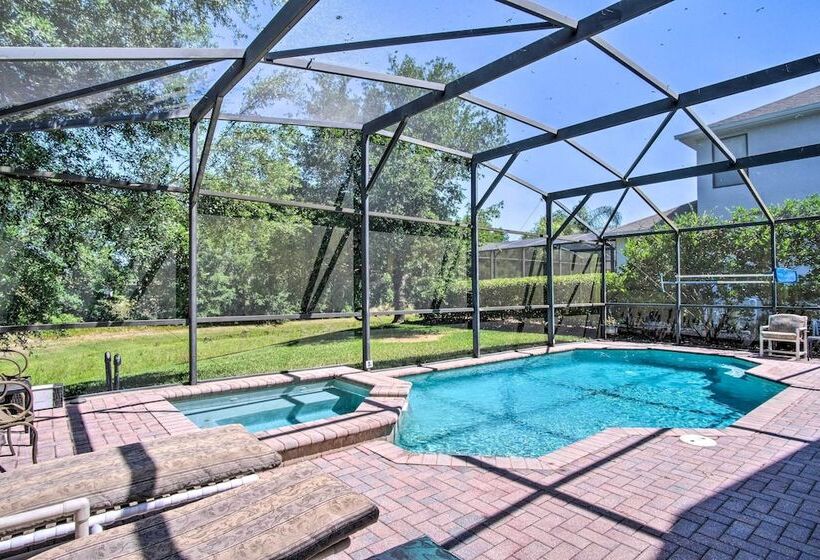 Sunny Villa W/ Lanai: 17 Mi To Disney!