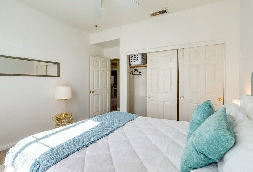 Sunny California Retreat   Pool, Patio & Grill!