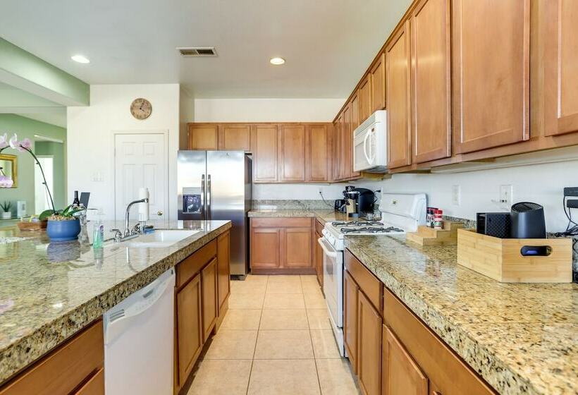 Sunny California Retreat   Pool, Patio & Grill!