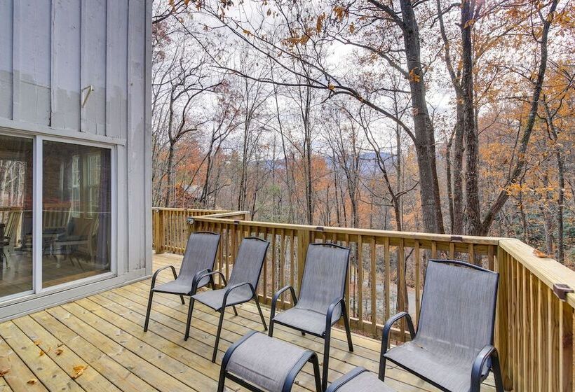 Updated Cobbly Nob Resort Home W/ Hot Tub!