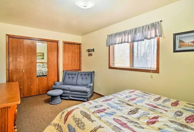 Wasilla Home On Memory Lake W/ Mountain Views!