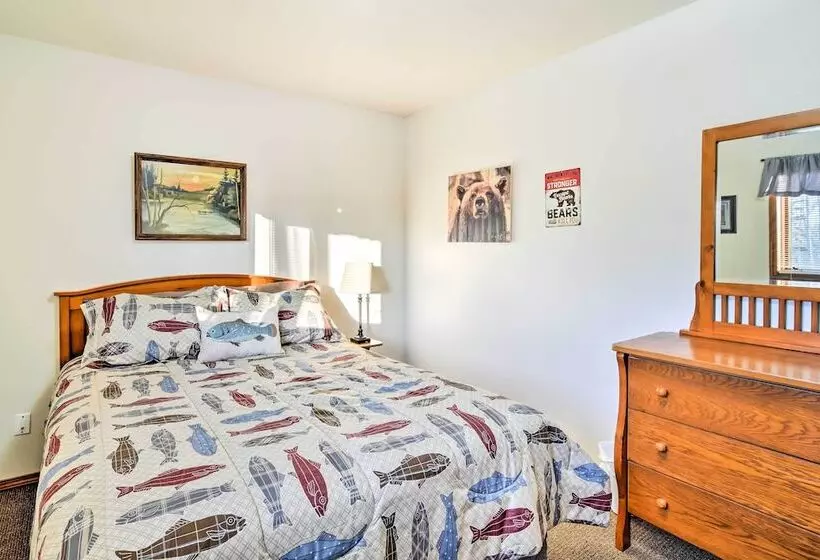 Wasilla Home On Memory Lake W/ Mountain Views!