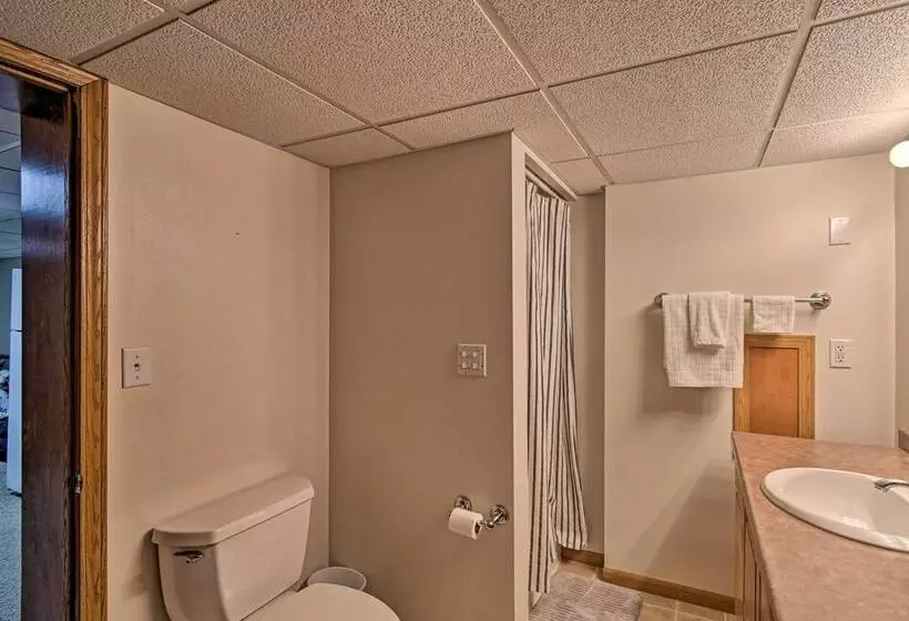 Waterfront Fond Du Lac Home On Deneveu Lake!