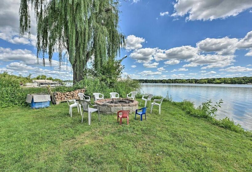 Welcome To Sunrise Bay: Family Lake Home!