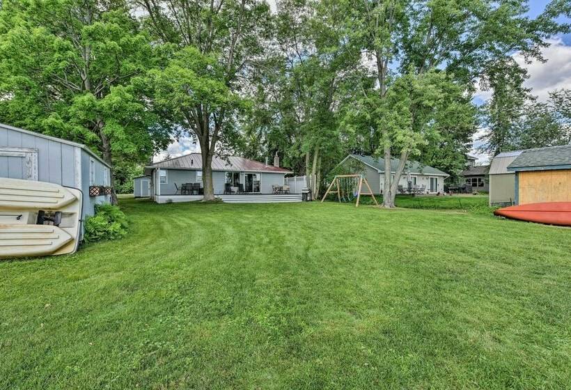 Welcome To Sunrise Bay: Family Lake Home!