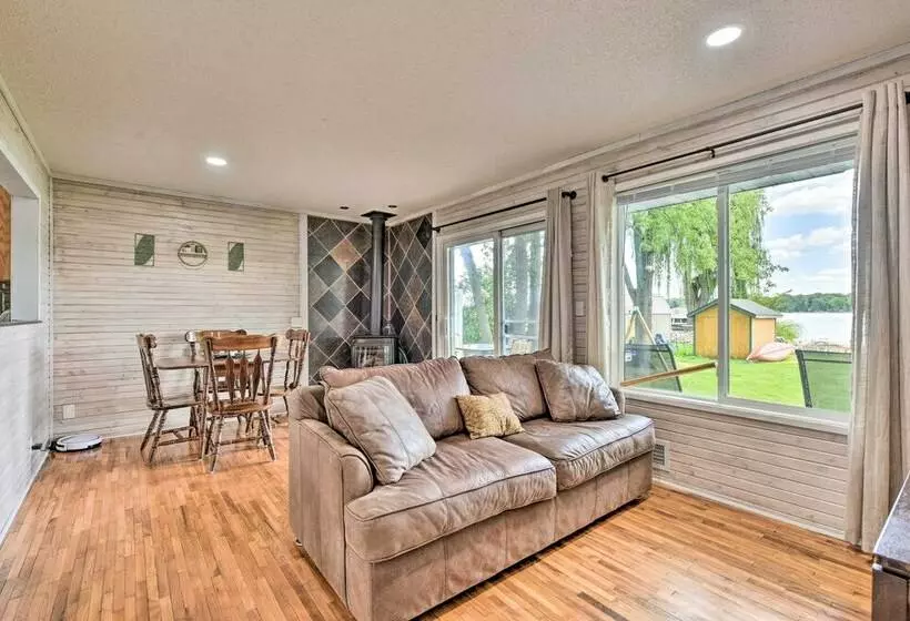Welcome To Sunrise Bay: Family Lake Home!