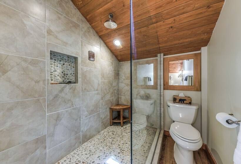 Well Appointed Alto Cabin W/ Fire Pit & Pool Table