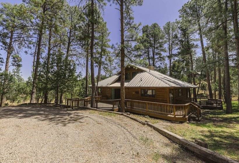 Well Appointed Alto Cabin W/ Fire Pit & Pool Table