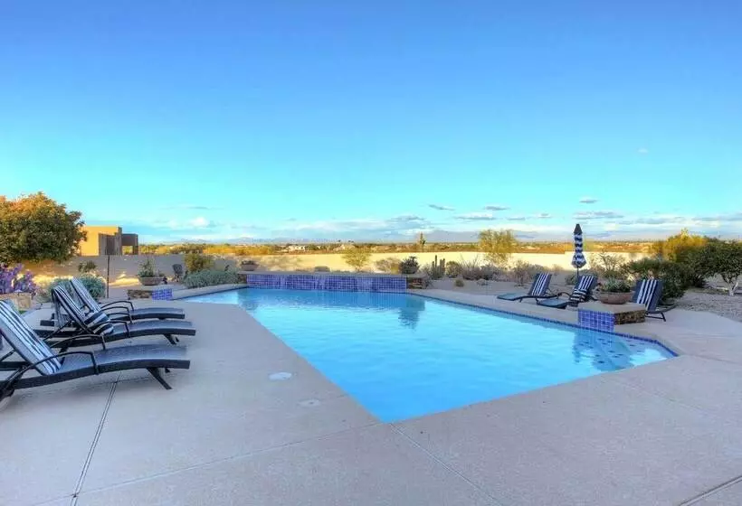 Adobe Arizona Home W/ City & Mountain Views