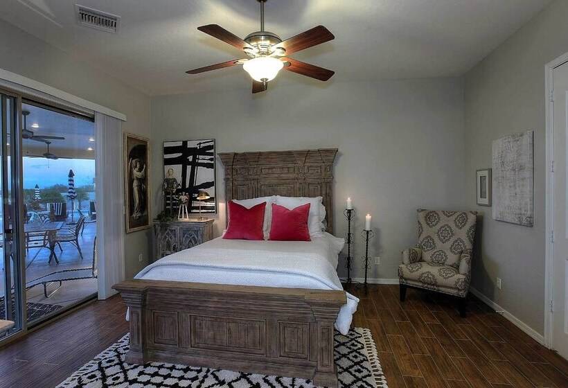 Adobe Arizona Home W/ City & Mountain Views