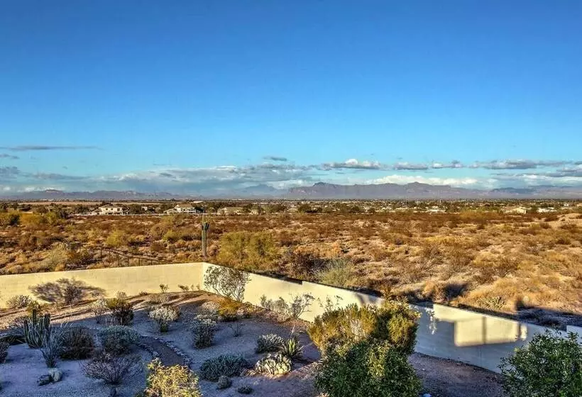 Adobe Arizona Home W/ City & Mountain Views