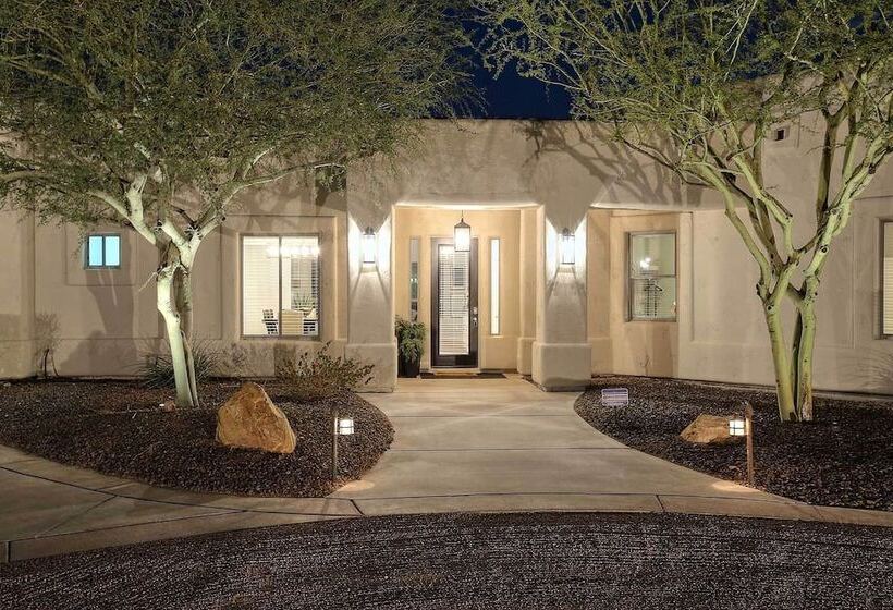 Adobe Arizona Home W/ City & Mountain Views