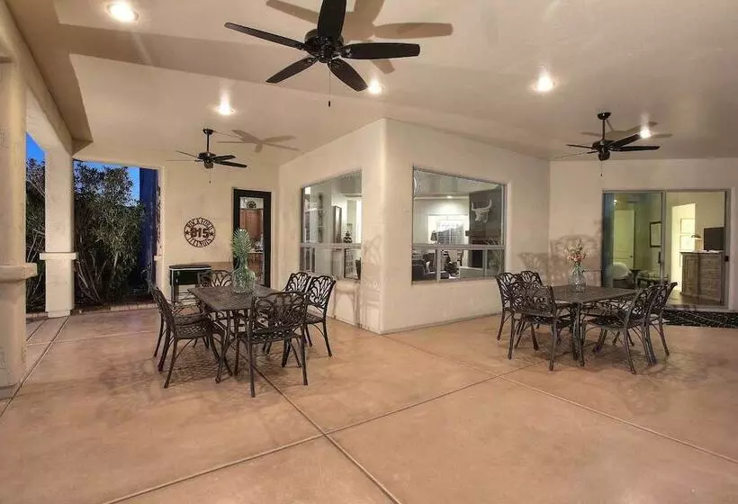 Adobe Arizona Home W/ City & Mountain Views