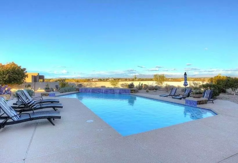 Adobe Arizona Home W/ City & Mountain Views