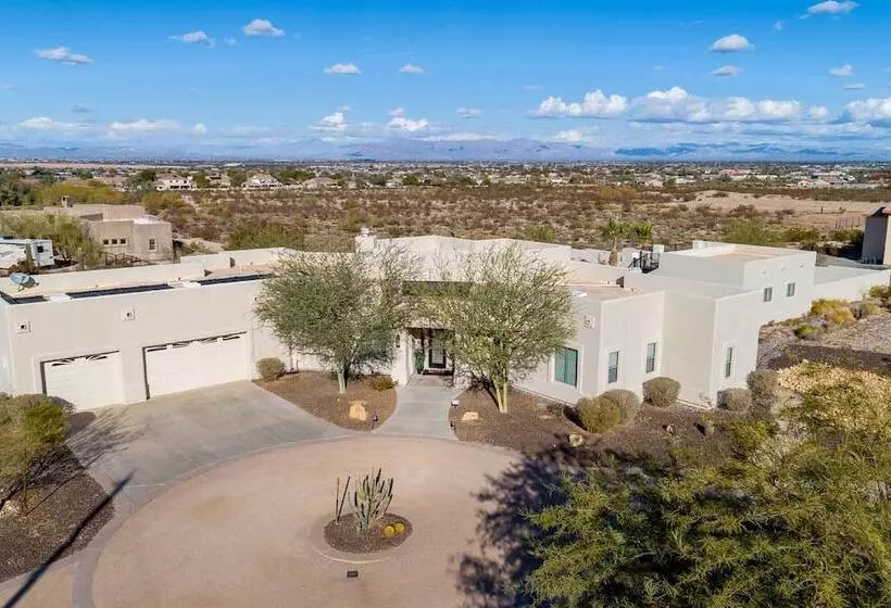 Adobe Arizona Home W/ City & Mountain Views