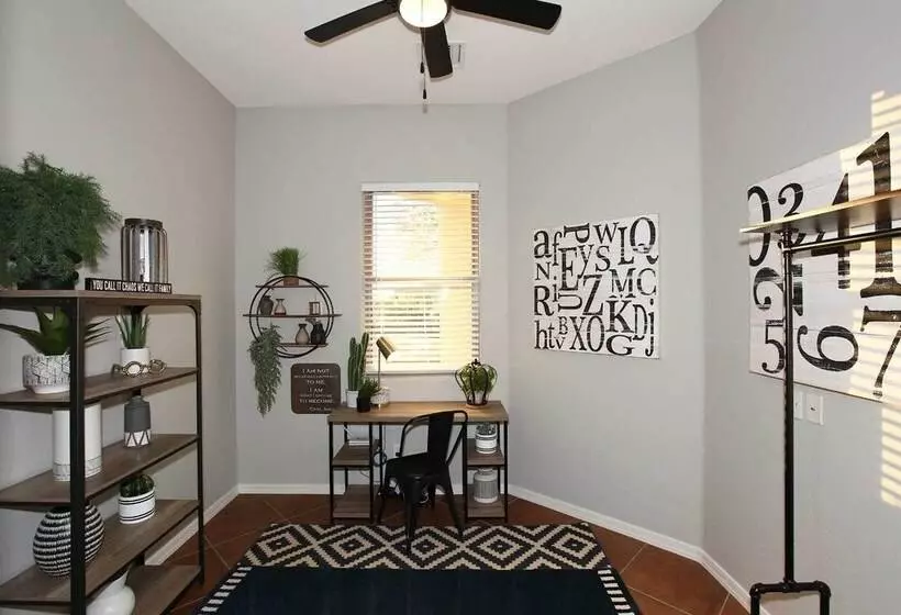 Adobe Arizona Home W/ City & Mountain Views