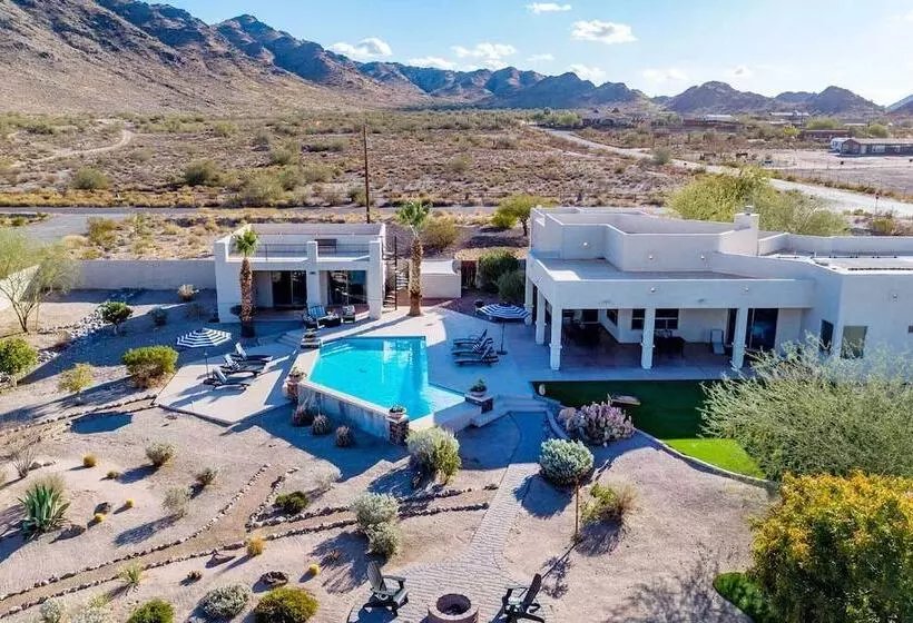 Adobe Arizona Home W/ City & Mountain Views