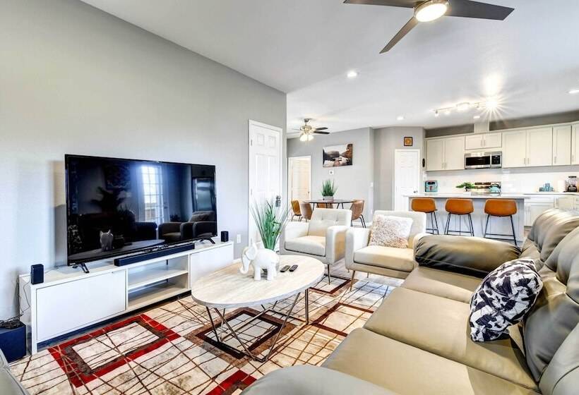 Arlington Home W/ Yard: 2 Mi To At&t Stadium!