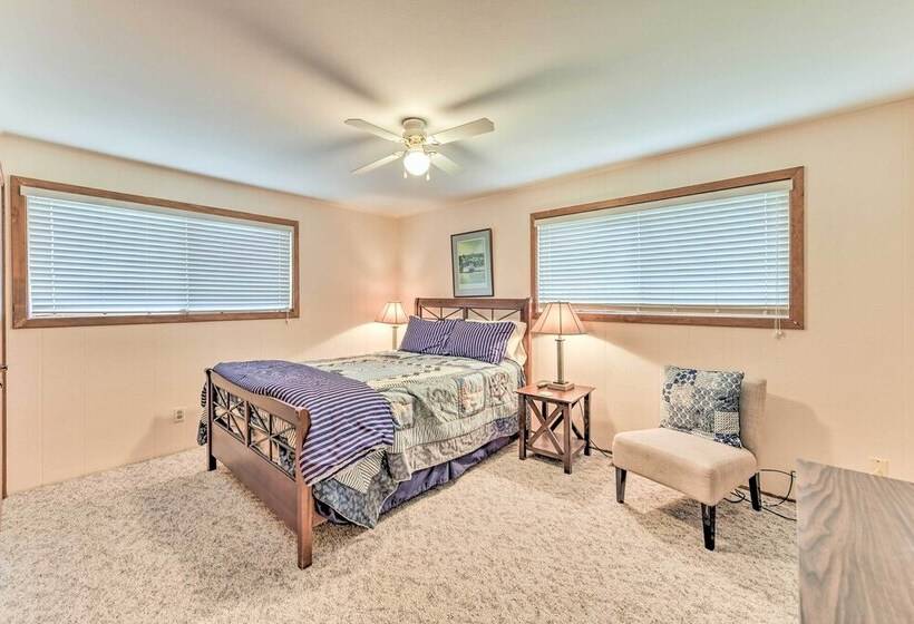 Beachfront Whidbey Island Home + Apartment!