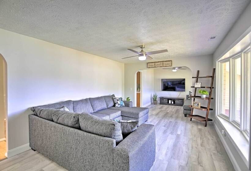 Bluefield Retreat W/ Pool Table: Near Parks!