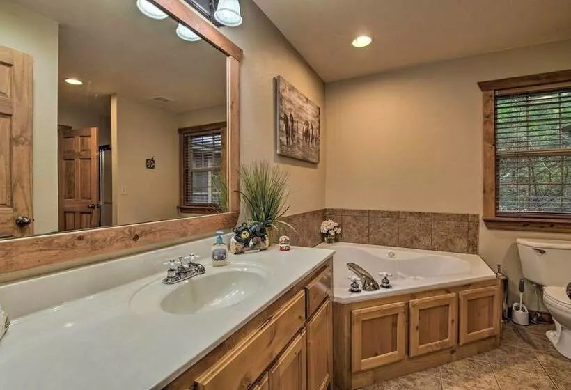 Branson West Family Cabin Near Pga Golf Course!