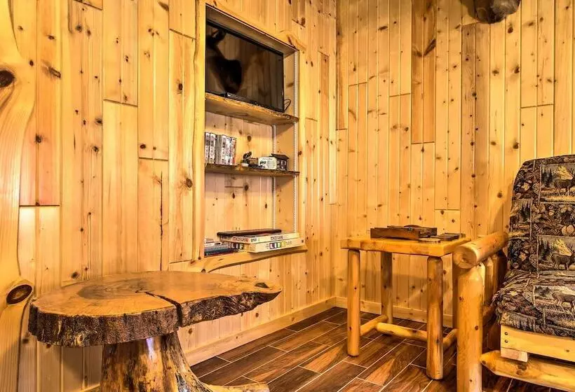 Cabin Near River   Treehouse Masters Stayed Here!