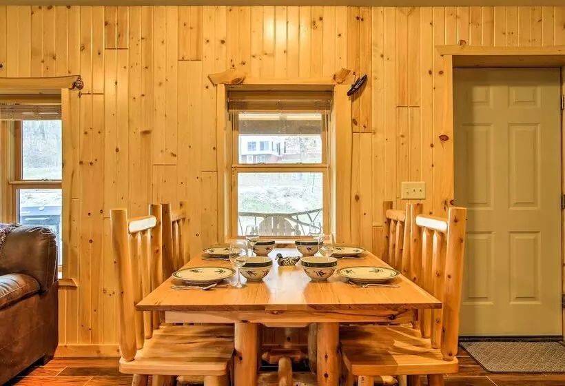 Cabin Near River   Treehouse Masters Stayed Here!