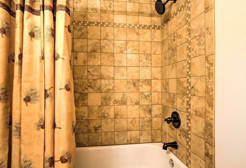 Cabin Near River   Treehouse Masters Stayed Here!