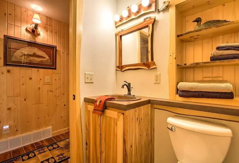 Cabin Near River   Treehouse Masters Stayed Here!