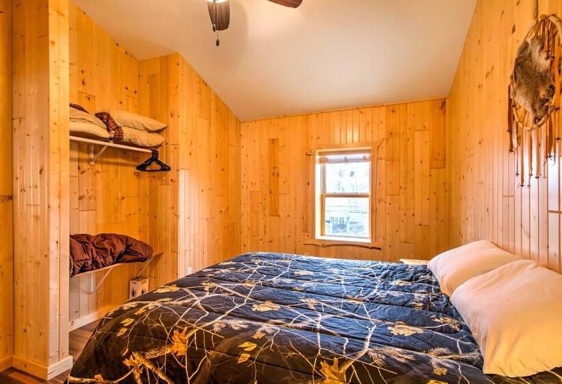 Cabin Near River   Treehouse Masters Stayed Here!