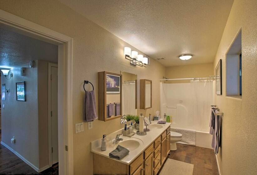 2 Mi To Hiking: Pet Friendly Payson Cabin!