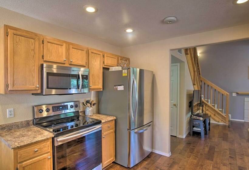 2 Mi To Hiking: Pet Friendly Payson Cabin!