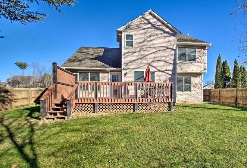 Central Harrisonburg Home W/ Fenced In Yard!