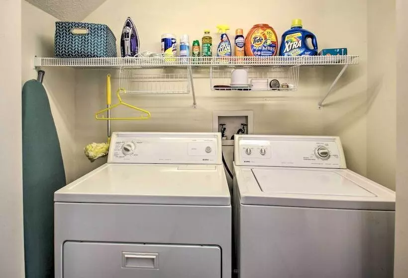 Central Harrisonburg Home W/ Fenced In Yard!